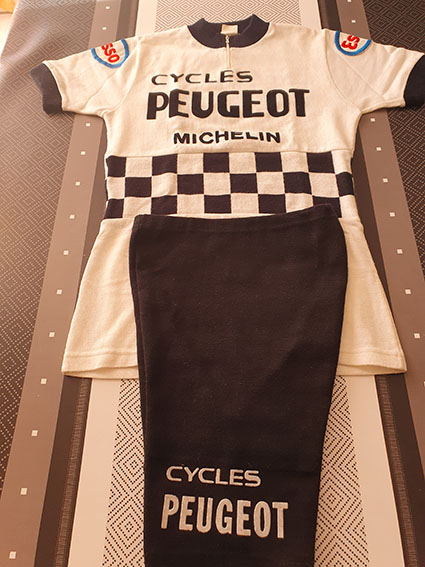 Equipement cycle Peugeot Av1.jpg