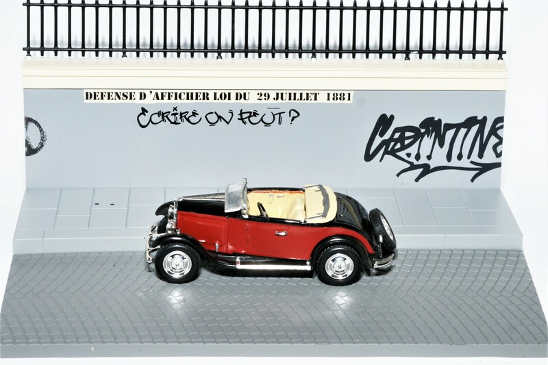 Diorama presse. 201 Coupé Norev modifié (2).JPG