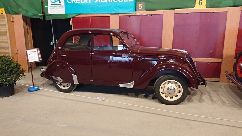 Peugeot 202 berline 1938_1.JPG