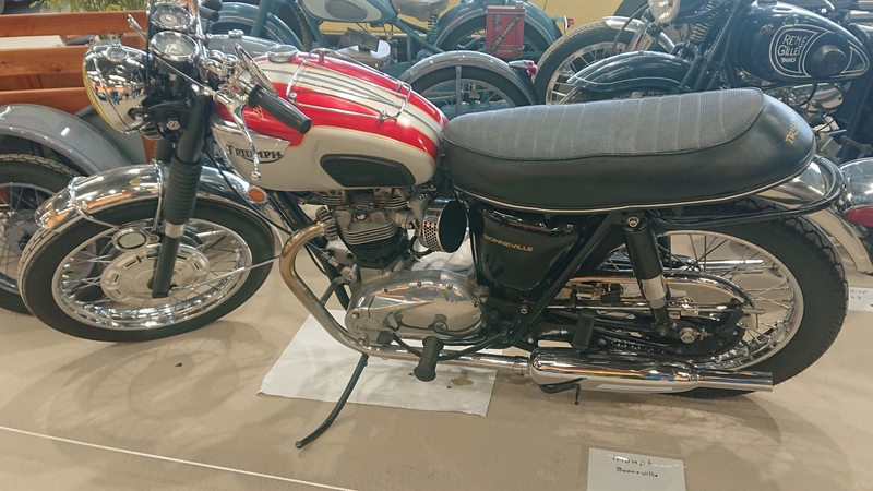 Triumph Bonneville.JPG