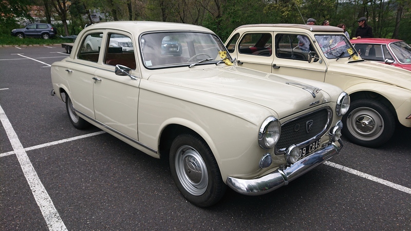 Peugeot 403 berline_1.JPG