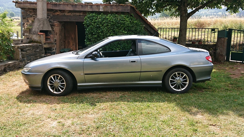 P 406 Coupé Sport Pinin.JPG