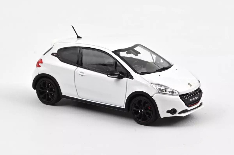 (Norev 472828 Ob) 208 GTi 30th Pearl-white 2014.JPG