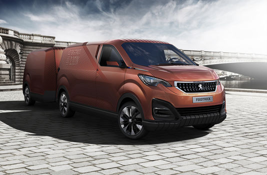 4608447_6_8396_le-food-truck-de-peugeot-est-construit-sur-la_f7d06443f68af3ffef9a437ad618a79a.jpg