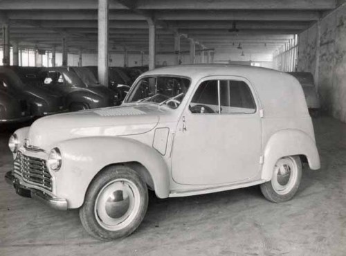 PEUGEOT 303.jpg