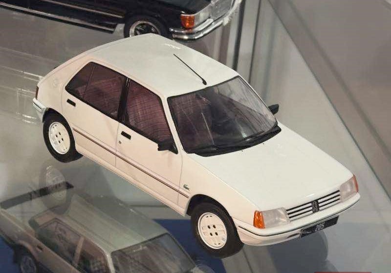 (Model-Car-Group Toy-Fair 2025 205 b1) 205 berline-5p Lacoste.jpg