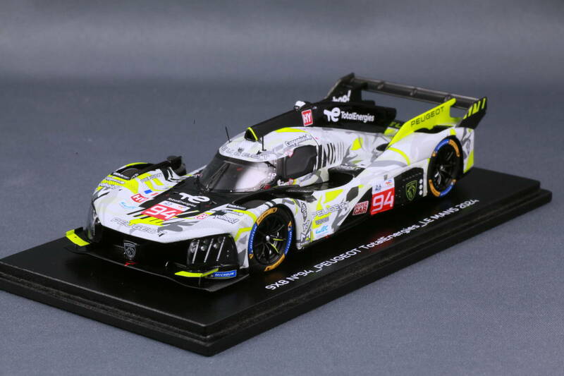 peugeot_9x8_totalenergies_n°94_24h_le_mans_2024_blanc_-_gris_-_noir_-_vert_2024_01.jpg