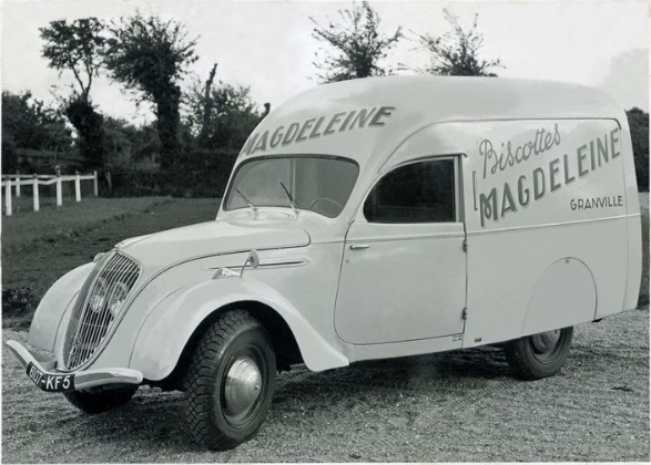 Peugeot 202 camionette biscottes.PNG