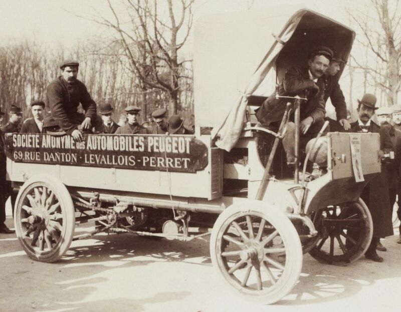 Camion_Peugeot_à_la_caravane_des_poids_lourds_du_Paris-Monte-Carlo_1903.jpg
