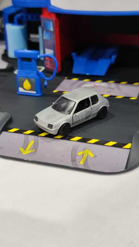 Majorette 205 GTi_2.jpg