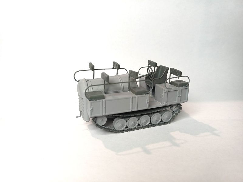 le fameux tracteur T3 de chez BLITZ...<br />résine impression 3D...<br />parait qu'elle casse comme du verre<br />Gérard a réussi un montage bien meilleur que le miens !