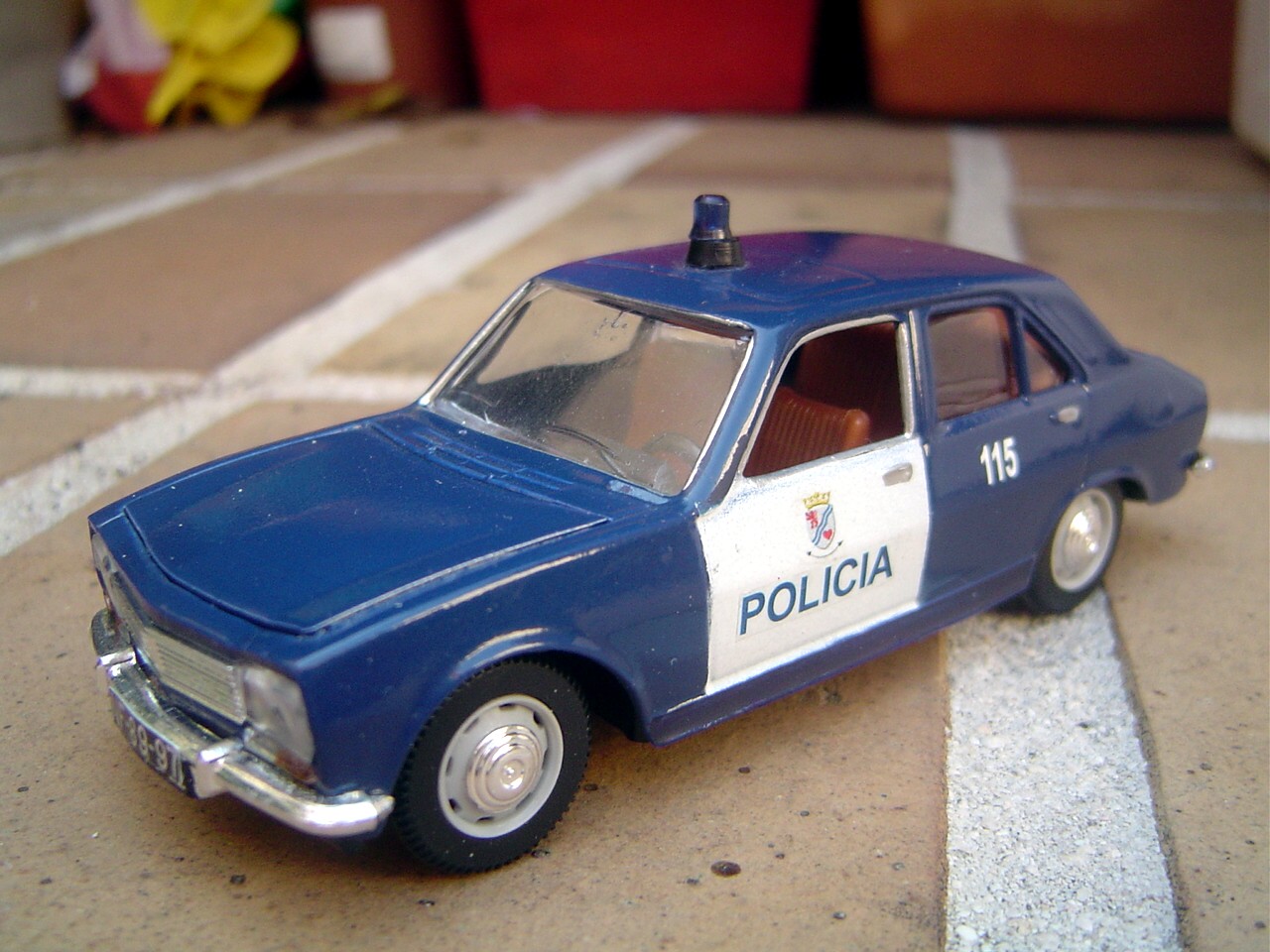 Peugeot 504 PSP Portugal.JPG