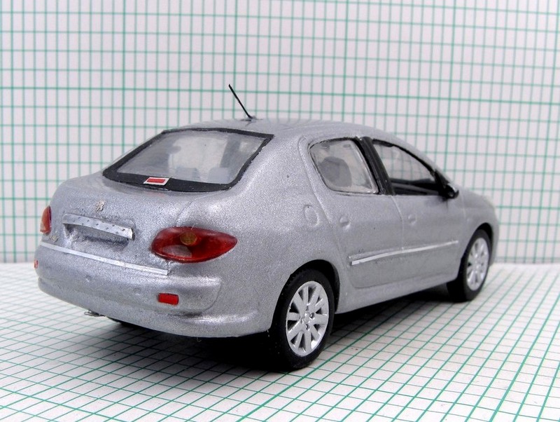 207 Compact Sedan 2008 (2).jpg