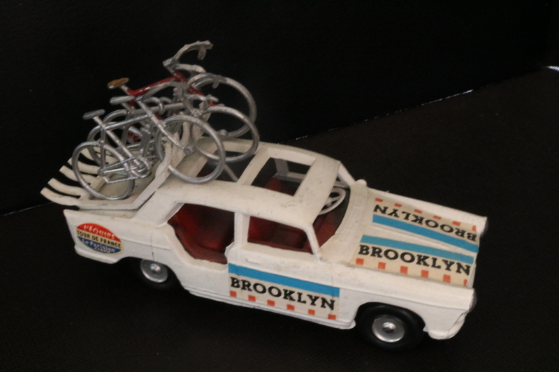 SALZA brooklin int rouge.JPG